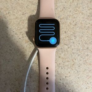 COPY - Rose gold Apple Watch SE LTE GPS